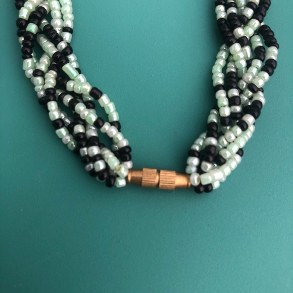Women’s beaded unique necklace - Picture 2 of 2